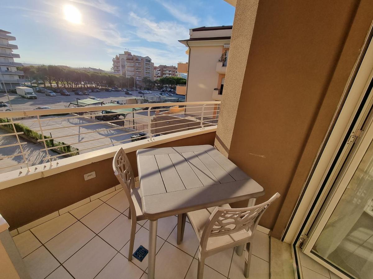 Ferienwohnung Casamare Alba Adriatica Frontemare Exterior foto