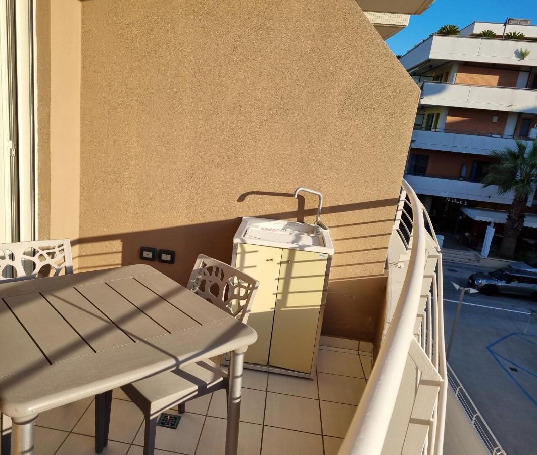 Ferienwohnung Casamare Alba Adriatica Frontemare Exterior foto