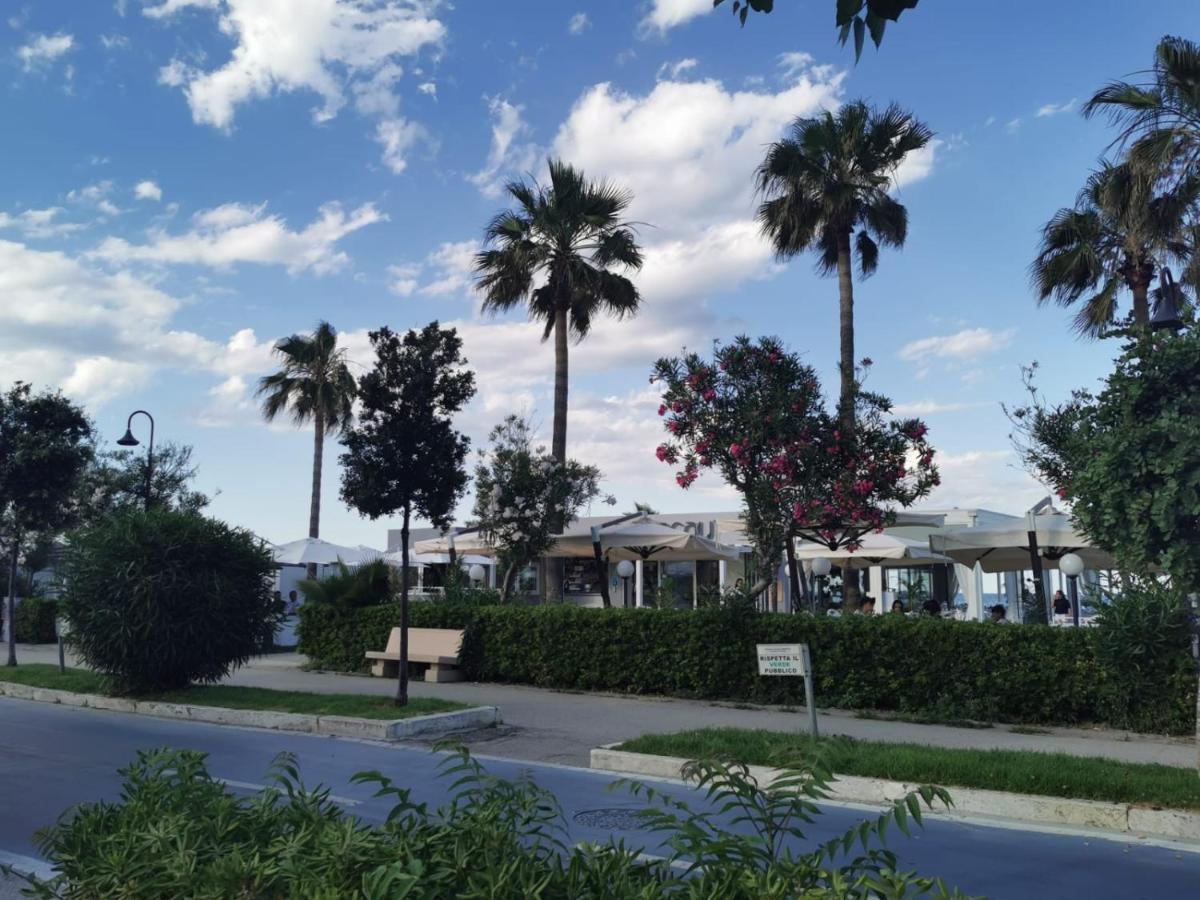 Ferienwohnung Casamare Alba Adriatica Frontemare Exterior foto